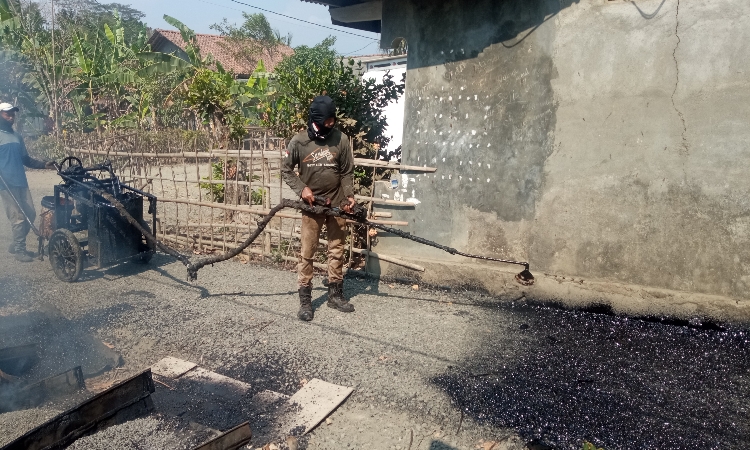 Jalan Lingkungan di Desa Planjan Cilacap Kini Dibangun dengan Lebih Mudah