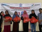 Penyaluran Paket Sembako ke Warga Bulak Surabaya sebagai Upaya Penguatan Ketahanan Pangan