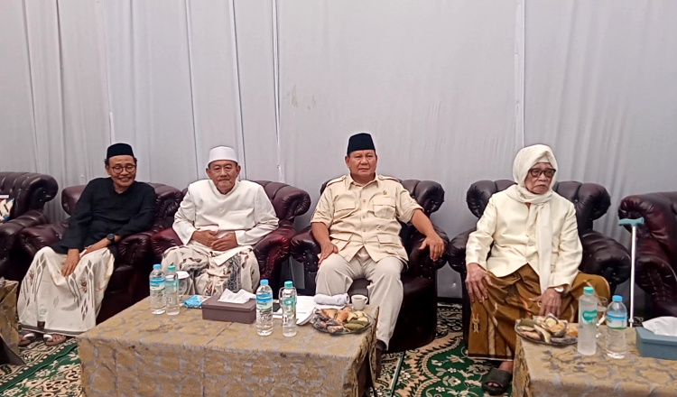 Prabowo Meminta Doa dari Kiai se-Pantura di Ponpes Langitan Tuban