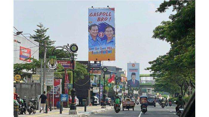 “Gspoll Bro”: Baliho Prabowo-Gibran di Depok Memikat Perhatian dan Menginspirasi Anak Muda