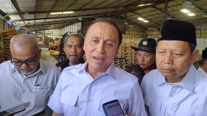 Mochamad Iriawan Memberikan Dua Mobil Gratis kepada Masyarakat Pangandaran untuk Bantuan