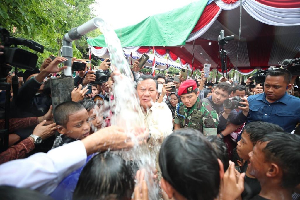 Prabowo Subianto Menghadiri Peresmian 15 Titik Sumber Air Bersih di Madura untuk Masyarakat yang Membutuhkan