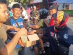 PWMOI Cilacap Berbagi Berkah dengan Membagikan Ratusan Takjil Gratis di Pinggir Jalan