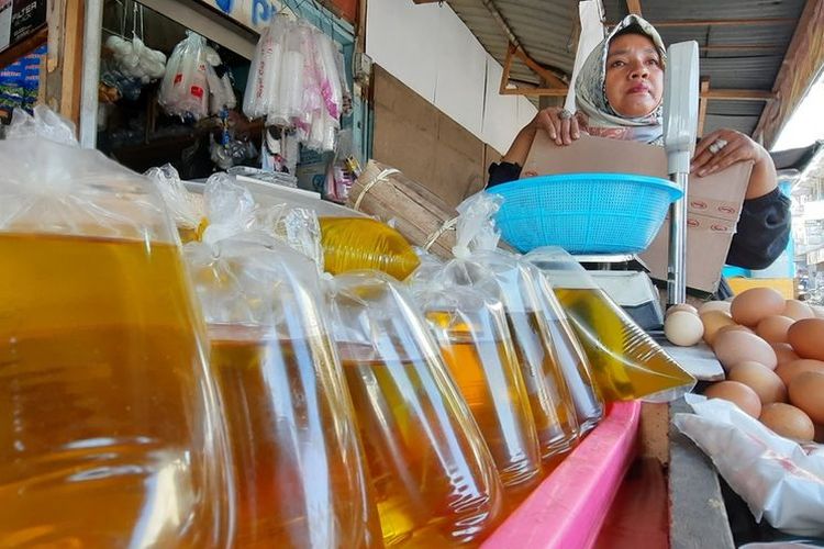 Menjaga Kewaspadaan terhadap Kenaikan Harga Minyak Goreng, Penurunan Pasokan DMO