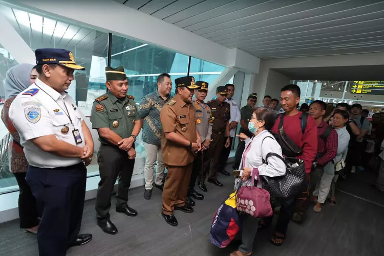 Pj Gubernur Bahtiar Meresmikan Beroperasinya Penerbangan Rute Makassar – Banjarmasin