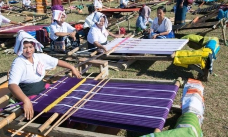 Merayakan Keterampilan Tradisional melalui Festival Tenun Ikat Sumba