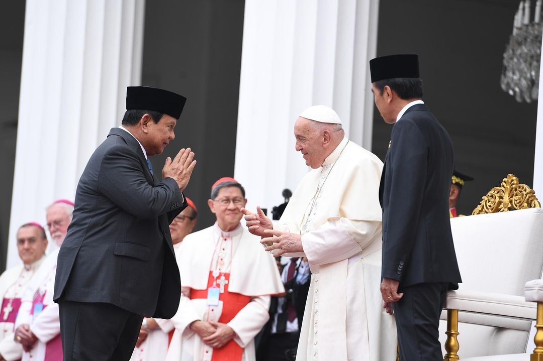 Prabowo Subianto Shares Moment of Shaking Hands with Pope Francis, Stating that “Indonesia is Fortunate to Have Diversity and Harmony”