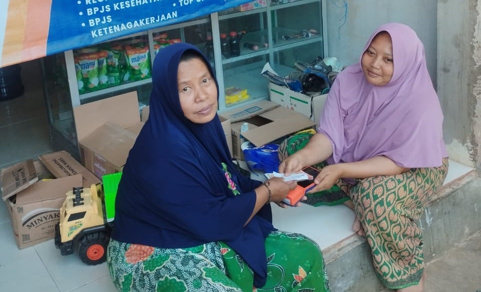 Kisah Sukses AgenBRILink Mitra UMi Sunaie dalam Membantu Dekatkan Akses Keuangan bagi Warga