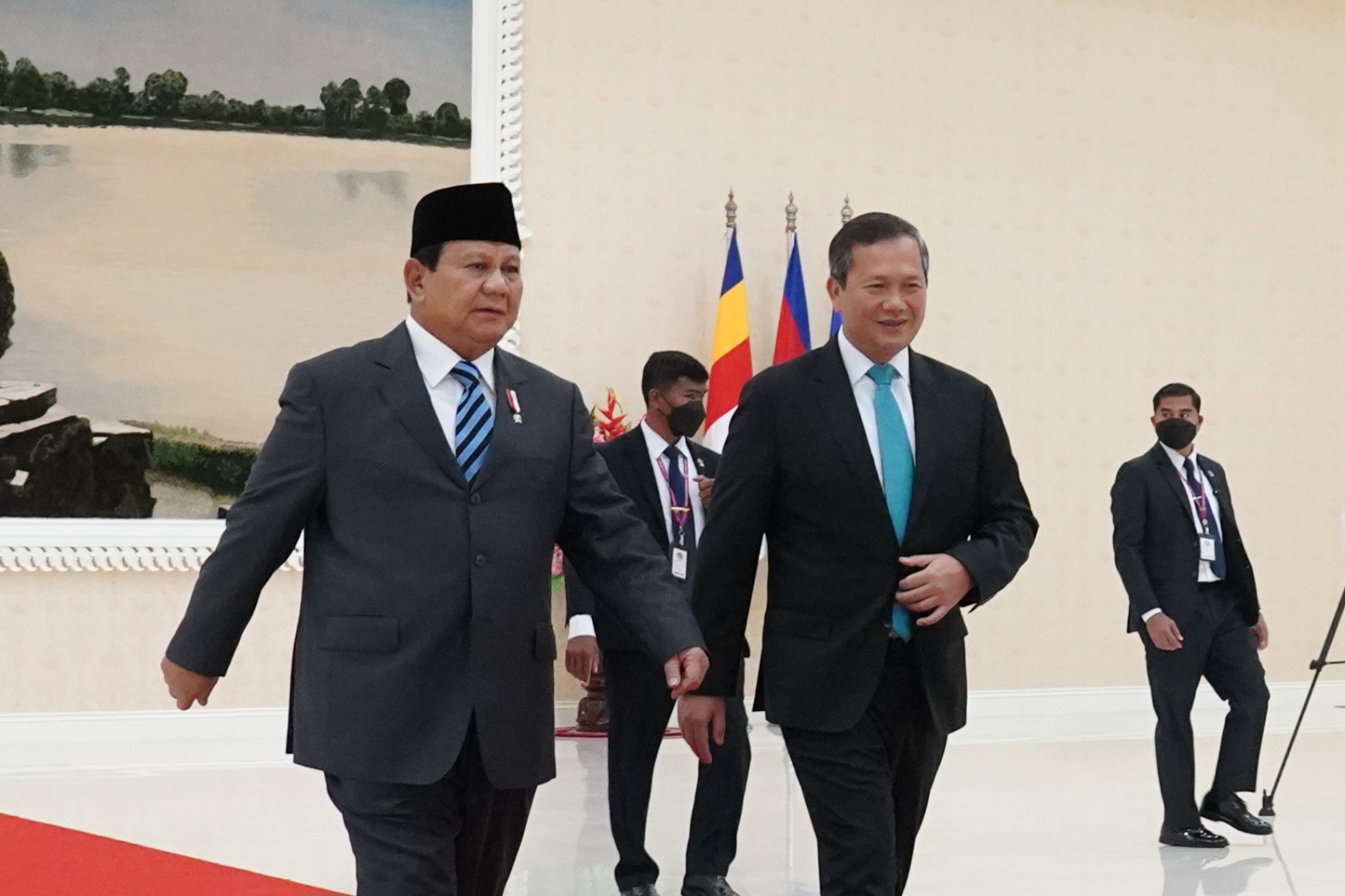 Prabowo Subianto Strengthens Collaboration for ASEAN Development by Meeting with Cambodian PM and Senate President