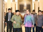 Two Old Friends Reconnect as Prabowo Subianto Extends Invitation to Anwar Ibrahim for His Inauguration