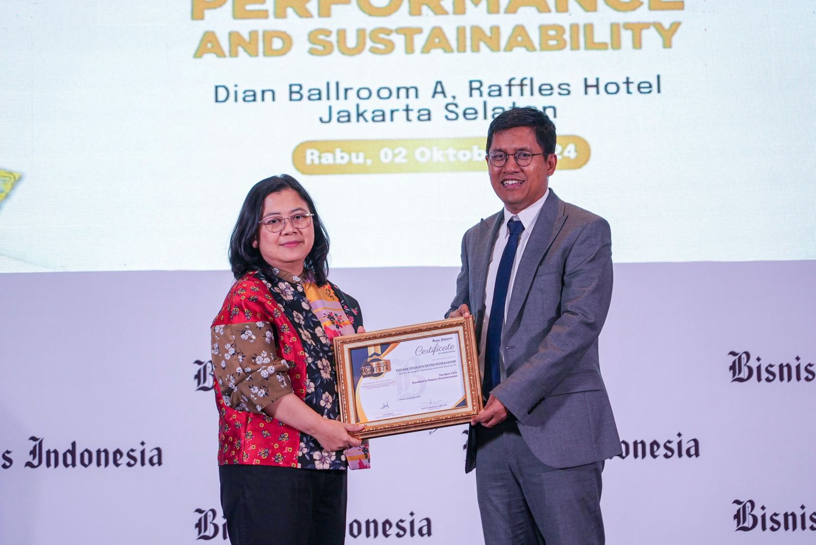 Sunarso, Direktur Utama BRI, Meraih Gelar Best CEO dengan BRI Mencatat 3 Penghargaan Prestisius di TOP BUMN Awards 2024